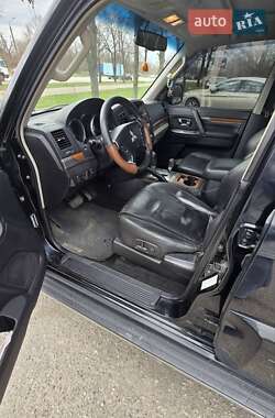 Внедорожник / Кроссовер Mitsubishi Pajero 2007 в 