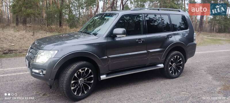 Позашляховик / Кросовер Mitsubishi Pajero 2016 в Смілі