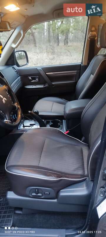 Позашляховик / Кросовер Mitsubishi Pajero 2016 в Смілі
