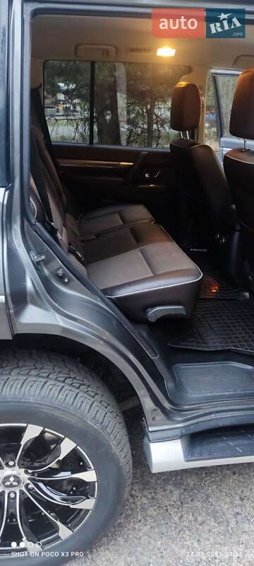 Позашляховик / Кросовер Mitsubishi Pajero 2016 в Смілі