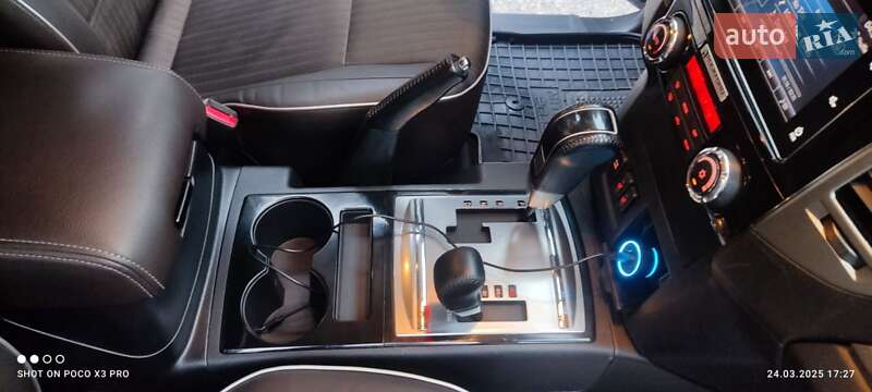 Позашляховик / Кросовер Mitsubishi Pajero 2016 в Смілі