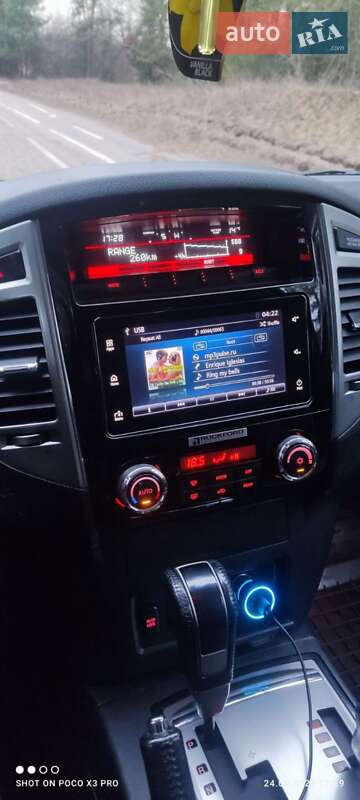 Позашляховик / Кросовер Mitsubishi Pajero 2016 в Смілі