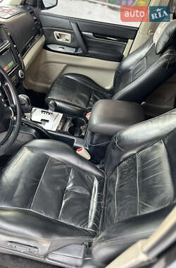 Внедорожник / Кроссовер Mitsubishi Pajero 2007 в 