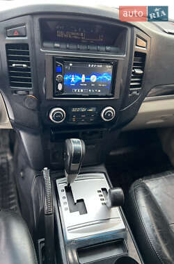 Внедорожник / Кроссовер Mitsubishi Pajero 2007 в 