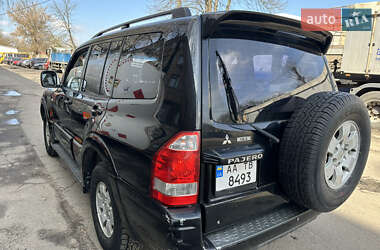 Внедорожник / Кроссовер Mitsubishi Pajero 2006 в 