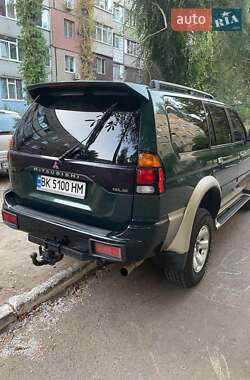 Внедорожник / Кроссовер Mitsubishi Pajero 2000 в 