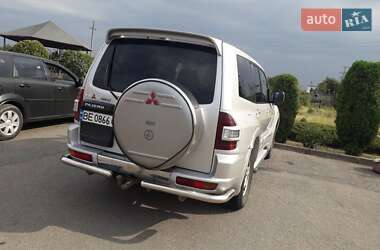 Внедорожник / Кроссовер Mitsubishi Pajero 2001 в 