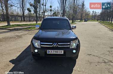 Внедорожник / Кроссовер Mitsubishi Pajero 2007 в 