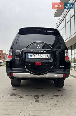 Внедорожник / Кроссовер Mitsubishi Pajero 2007 в 
