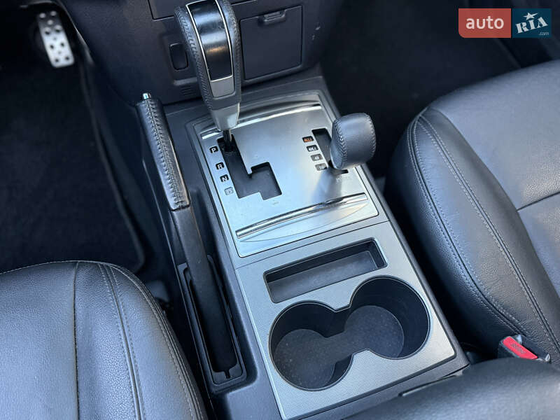 Внедорожник / Кроссовер Mitsubishi Pajero 2017 в Черновцах