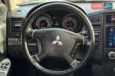 Внедорожник / Кроссовер Mitsubishi Pajero 2007 в 