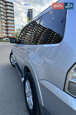 Внедорожник / Кроссовер Mitsubishi Pajero 2007 в 