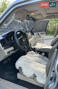 Внедорожник / Кроссовер Mitsubishi Pajero 2007 в 