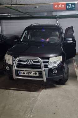 Внедорожник / Кроссовер Mitsubishi Pajero 2007 в Киеве