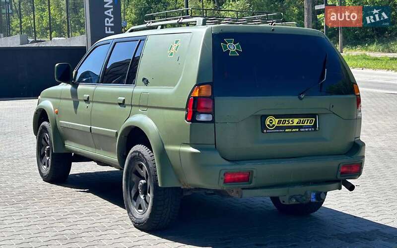 Позашляховик / Кросовер Mitsubishi Pajero 2003 в Чернівцях
