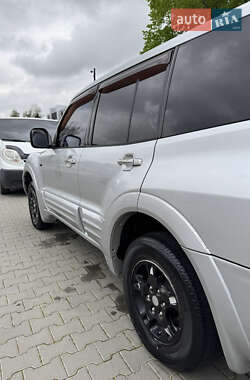 Внедорожник / Кроссовер Mitsubishi Pajero 2002 в 