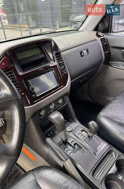 Внедорожник / Кроссовер Mitsubishi Pajero 2002 в 