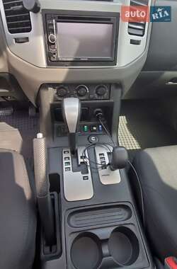 Внедорожник / Кроссовер Mitsubishi Pajero 2006 в 