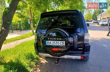 Позашляховик / Кросовер Mitsubishi Pajero 2008 в 