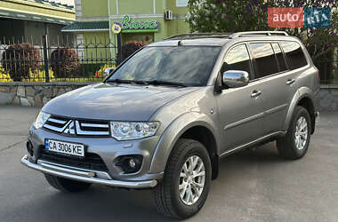 Внедорожник / Кроссовер Mitsubishi Pajero 2015 в Умани