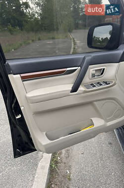 Внедорожник / Кроссовер Mitsubishi Pajero 2007 в 