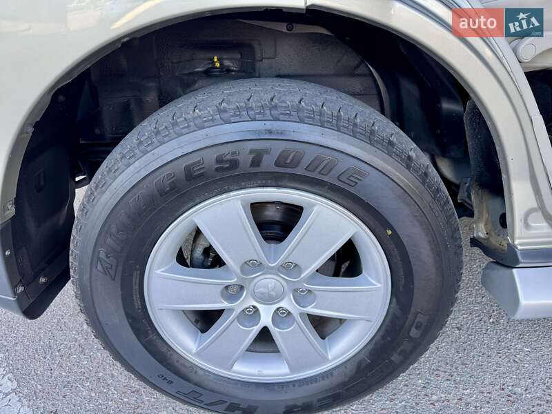 Позашляховик / Кросовер Mitsubishi Pajero 2008 в Дніпрі