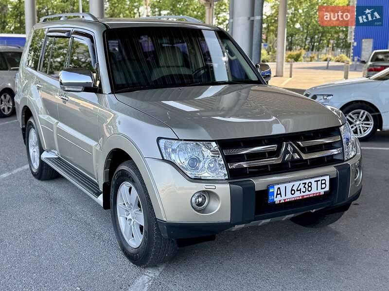 Позашляховик / Кросовер Mitsubishi Pajero 2008 в Дніпрі