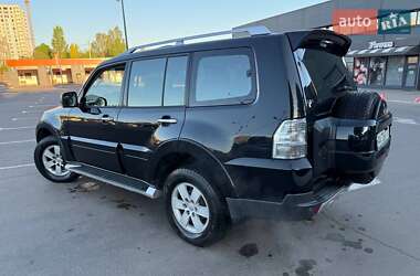 Позашляховик / Кросовер Mitsubishi Pajero 2007 в 