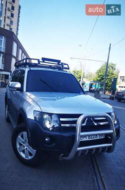 Внедорожник / Кроссовер Mitsubishi Pajero 2007 в Одессе