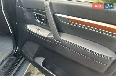 Позашляховик / Кросовер Mitsubishi Pajero 2008 в 