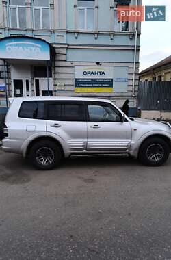 Внедорожник / Кроссовер Mitsubishi Pajero 2001 в 