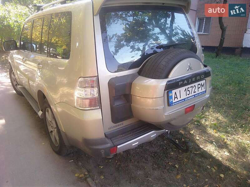 Позашляховик / Кросовер Mitsubishi Pajero 2008 в Обухові