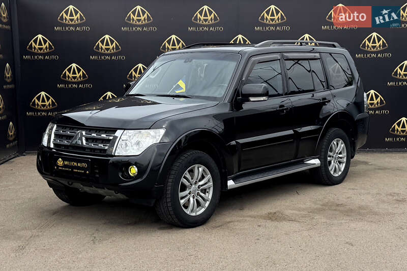 Внедорожник / Кроссовер Mitsubishi Pajero 2012 в Киеве
