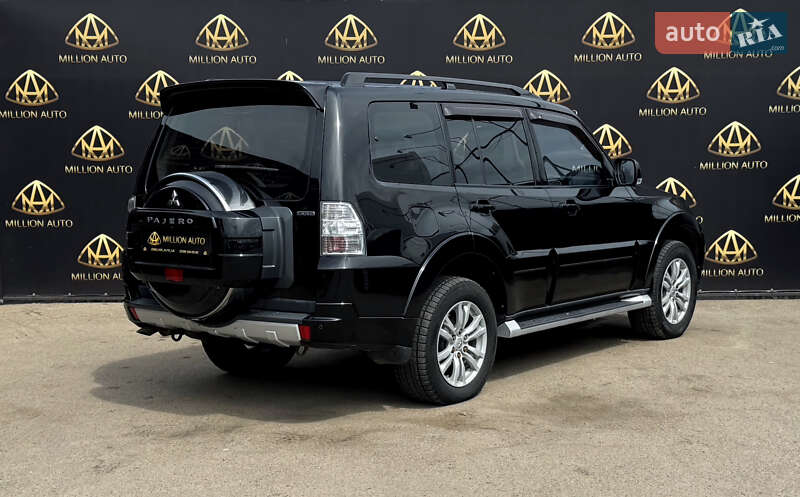 Внедорожник / Кроссовер Mitsubishi Pajero 2012 в Киеве