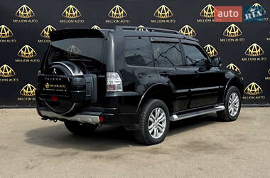 Позашляховик / Кросовер Mitsubishi Pajero 2012 в 