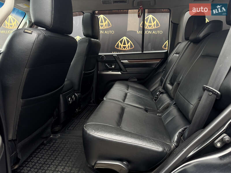 Внедорожник / Кроссовер Mitsubishi Pajero 2012 в Киеве