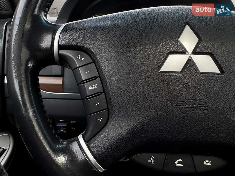 Внедорожник / Кроссовер Mitsubishi Pajero 2012 в Киеве