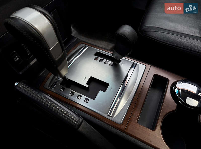 Внедорожник / Кроссовер Mitsubishi Pajero 2012 в Киеве