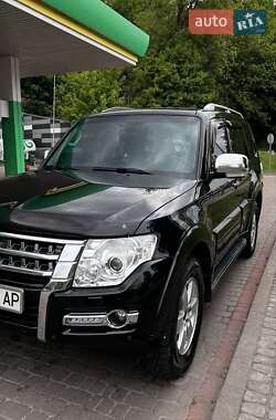 Внедорожник / Кроссовер Mitsubishi Pajero 2008 в Киеве