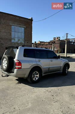 Внедорожник / Кроссовер Mitsubishi Pajero 2004 в 