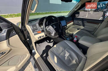 Внедорожник / Кроссовер Mitsubishi Pajero 2007 в 