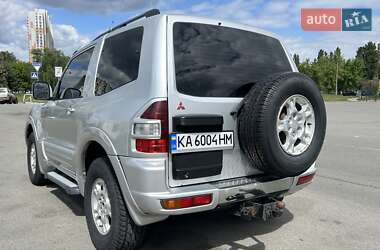 Внедорожник / Кроссовер Mitsubishi Pajero 2000 в 