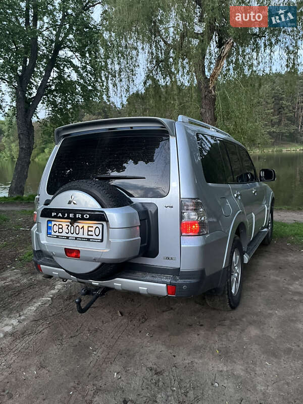 Позашляховик / Кросовер Mitsubishi Pajero 2007 в Чернігові