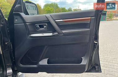 Внедорожник / Кроссовер Mitsubishi Pajero 2007 в 