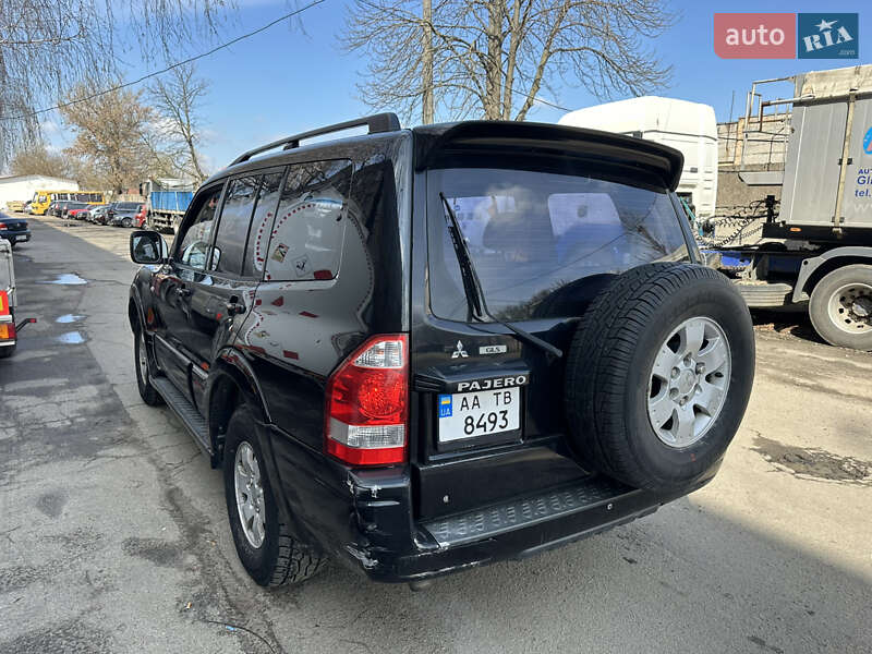 Внедорожник / Кроссовер Mitsubishi Pajero 2006 в 