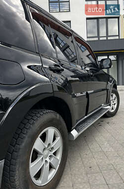 Внедорожник / Кроссовер Mitsubishi Pajero 2007 в 