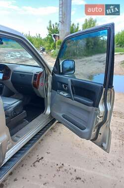 Внедорожник / Кроссовер Mitsubishi Pajero 2005 в 