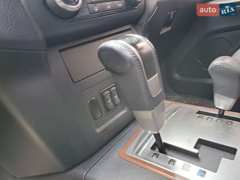 Позашляховик / Кросовер Mitsubishi Pajero 2008 в Чернівцях фото 3 Позашляховик / Кросовер Mitsubishi Pajero 2008 в Чернівцях