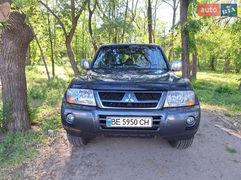 Внедорожник / Кроссовер Mitsubishi Pajero 2007 в 