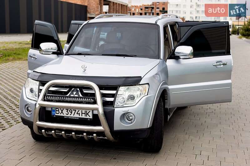 Внедорожник / Кроссовер Mitsubishi Pajero 2008 в Хмельницком